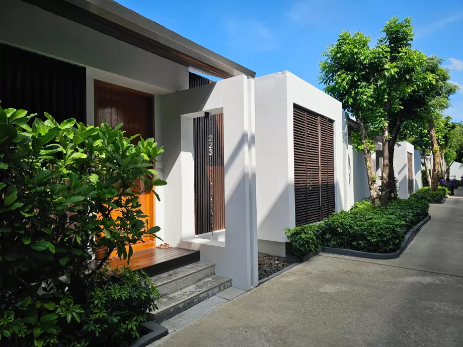 Indgange til private villaer med swimmingpool