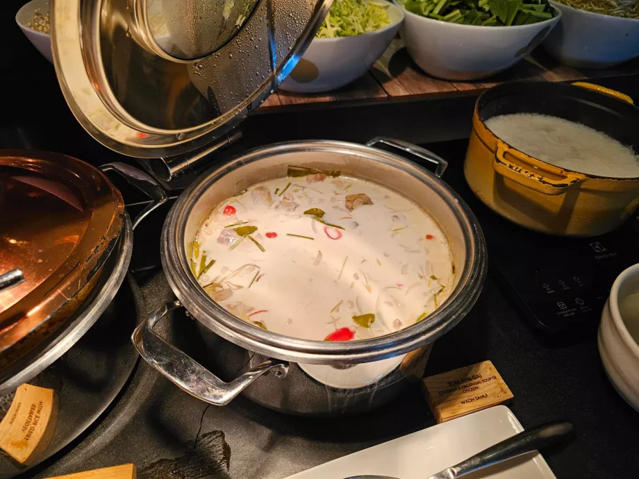 Tom Kha Gai-suppe - morgenmad