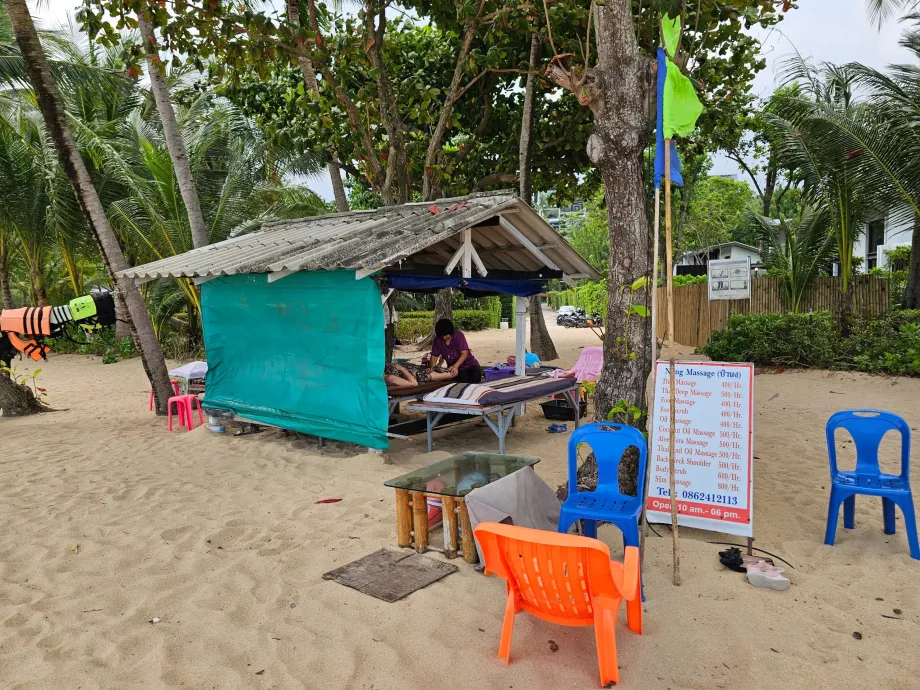 Massage på stranden ved hotellet