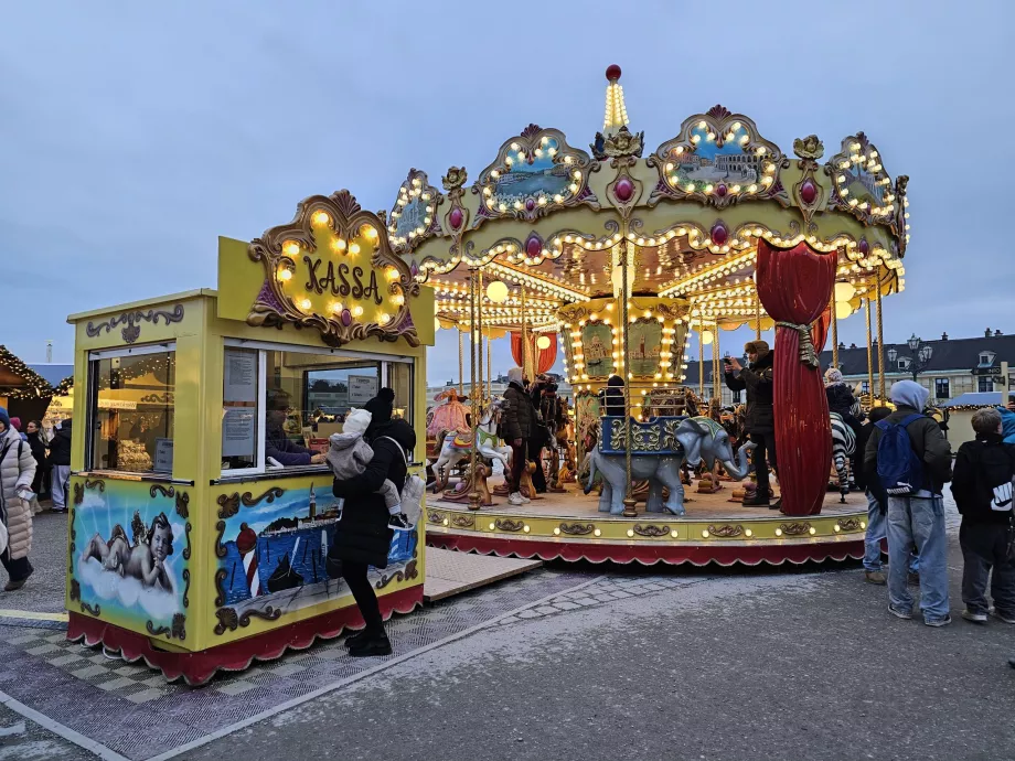 Karrusel på julemarkedet i Schönbrunn