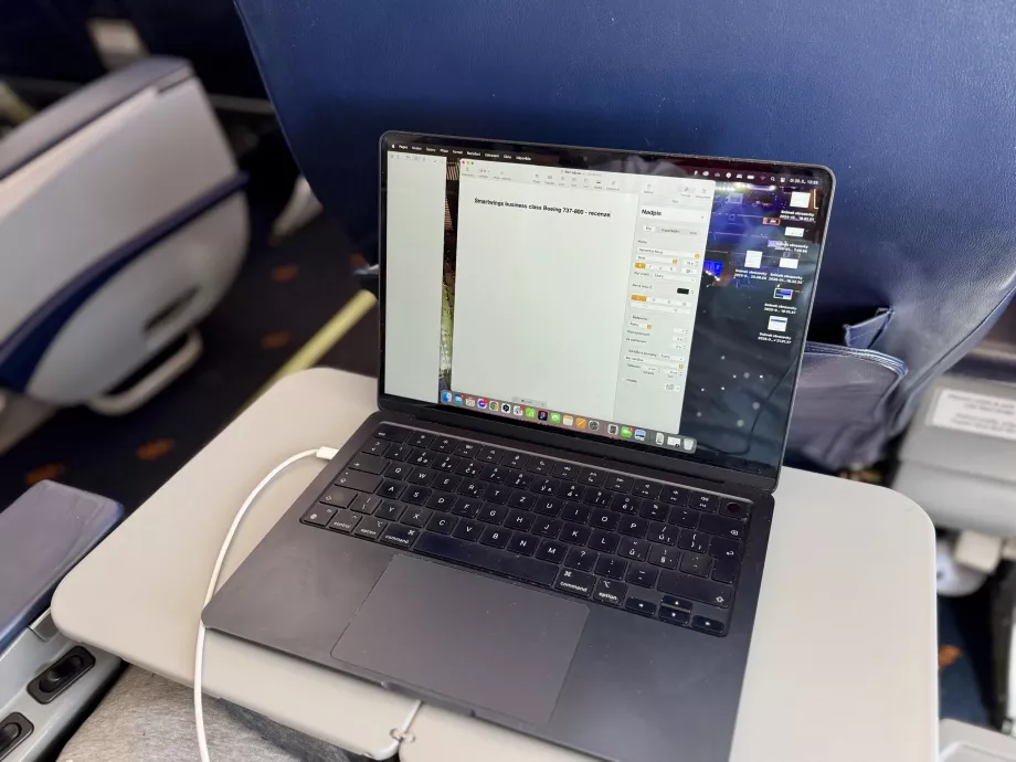 Masser af plads til at åbne din laptop