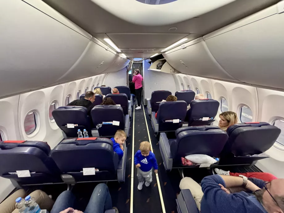 Business class-kabine Smartwings B738