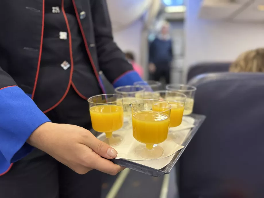Velkomstdrink på business class Smartwings