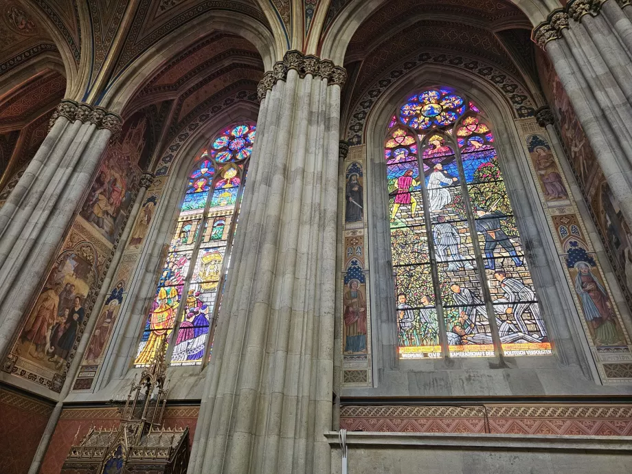 Farvede glasvinduer, Votivkirke
