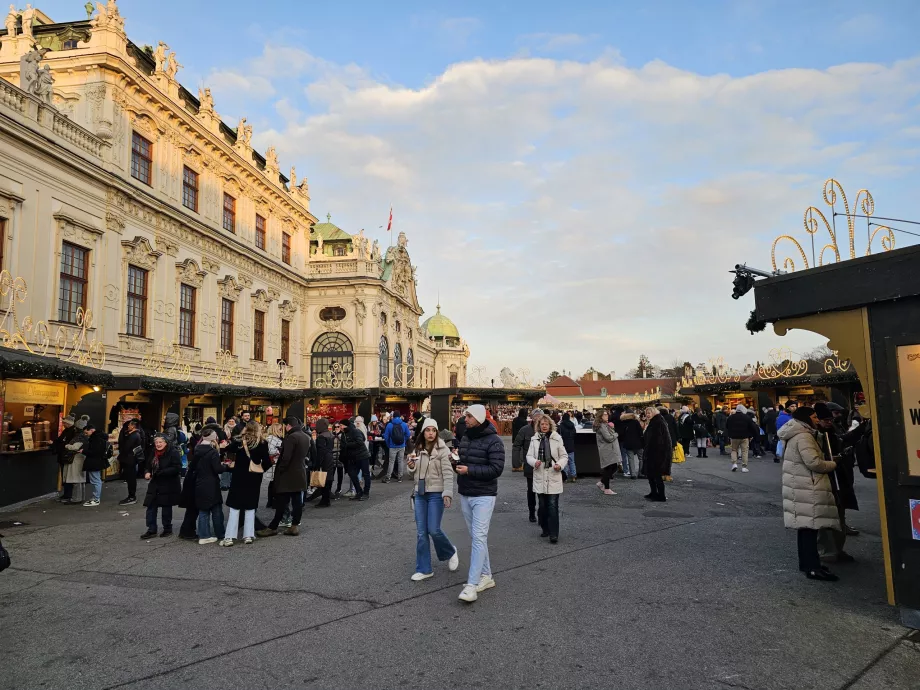 Markeder foran Oberes Belvedere