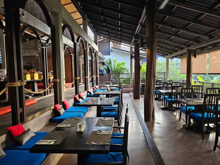 Hotellets restaurant serverer morgenmad