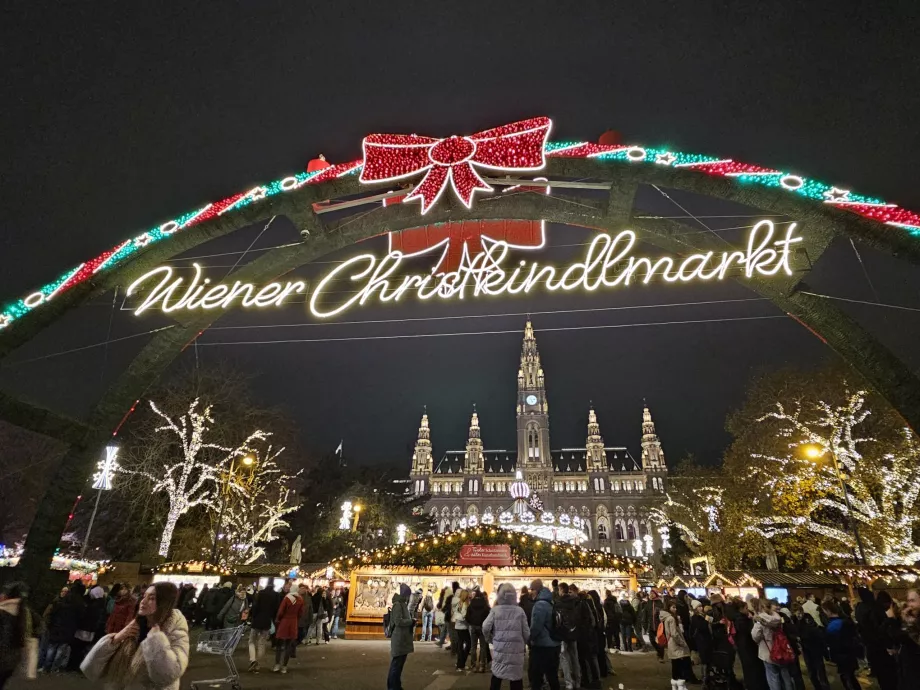 Julemarked foran rådhuset