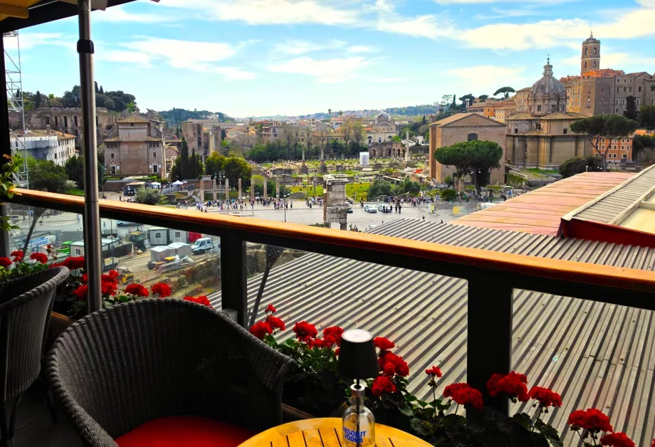 Udsigt over Forum Romanum fra hotellets restaurant