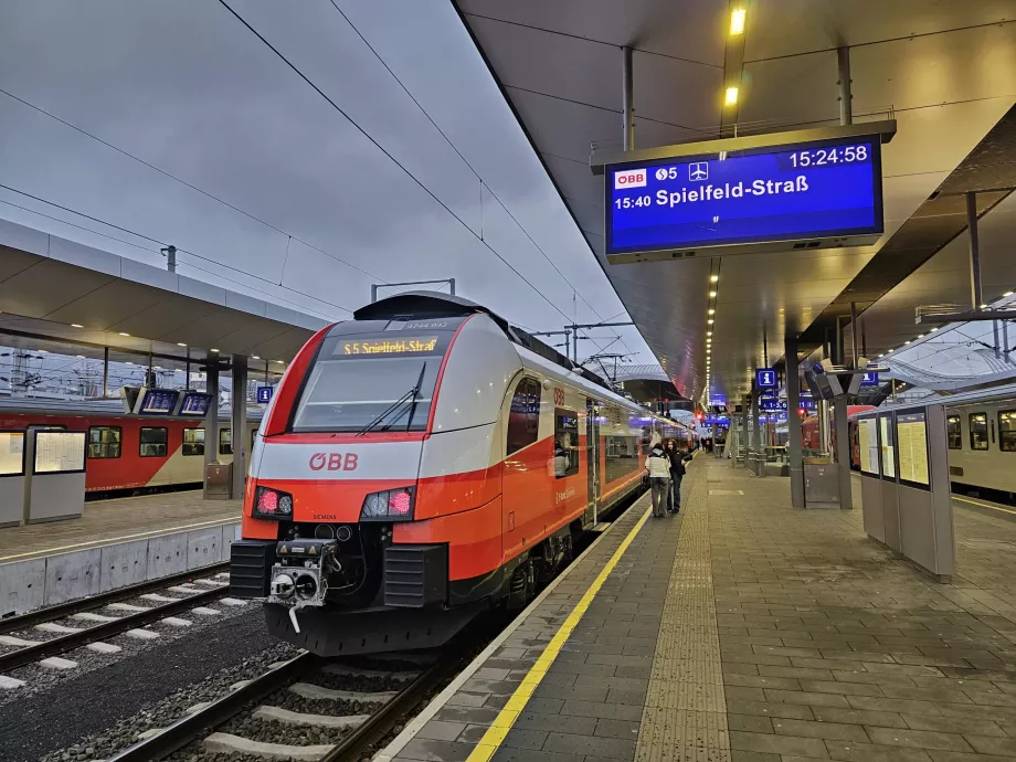Toglinje S5 mod Spielfeld og Graz Lufthavn