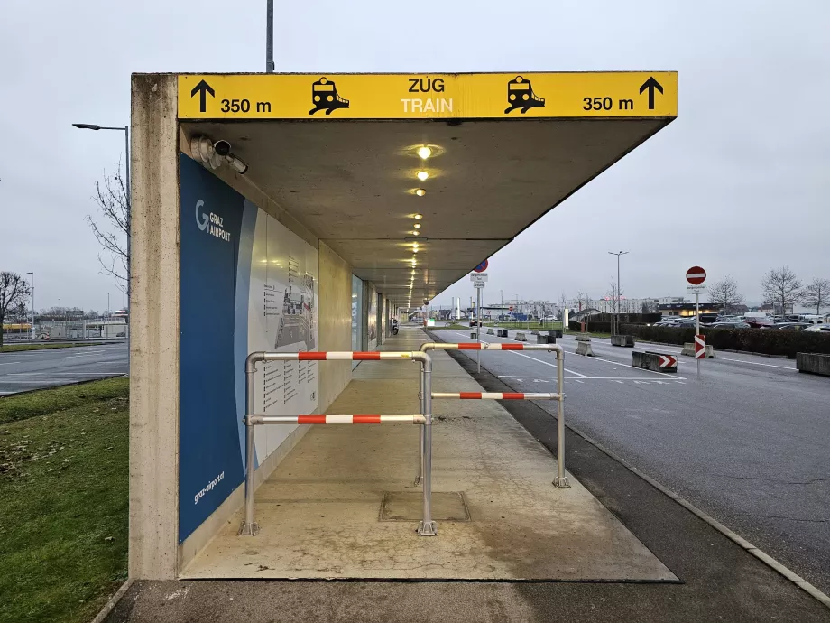 Gangbro til togstationen