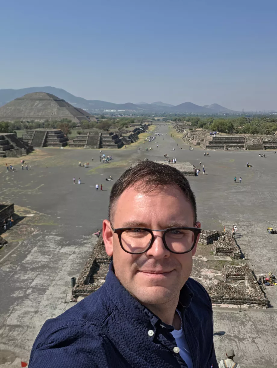 Mig ved pyramiderne i Teotihuacán