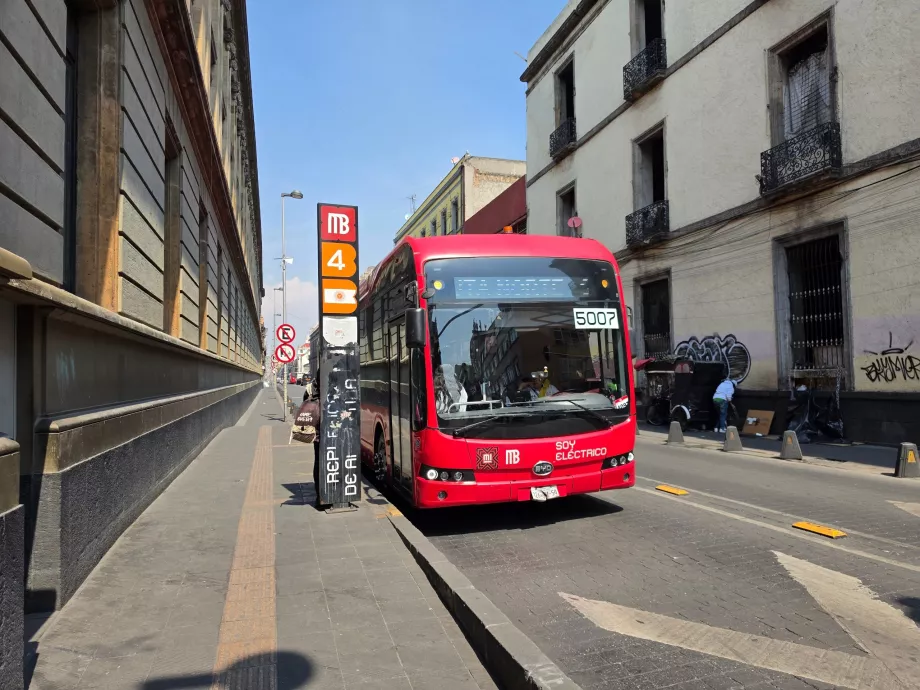 Metrobusstoppested i det historiske centrum