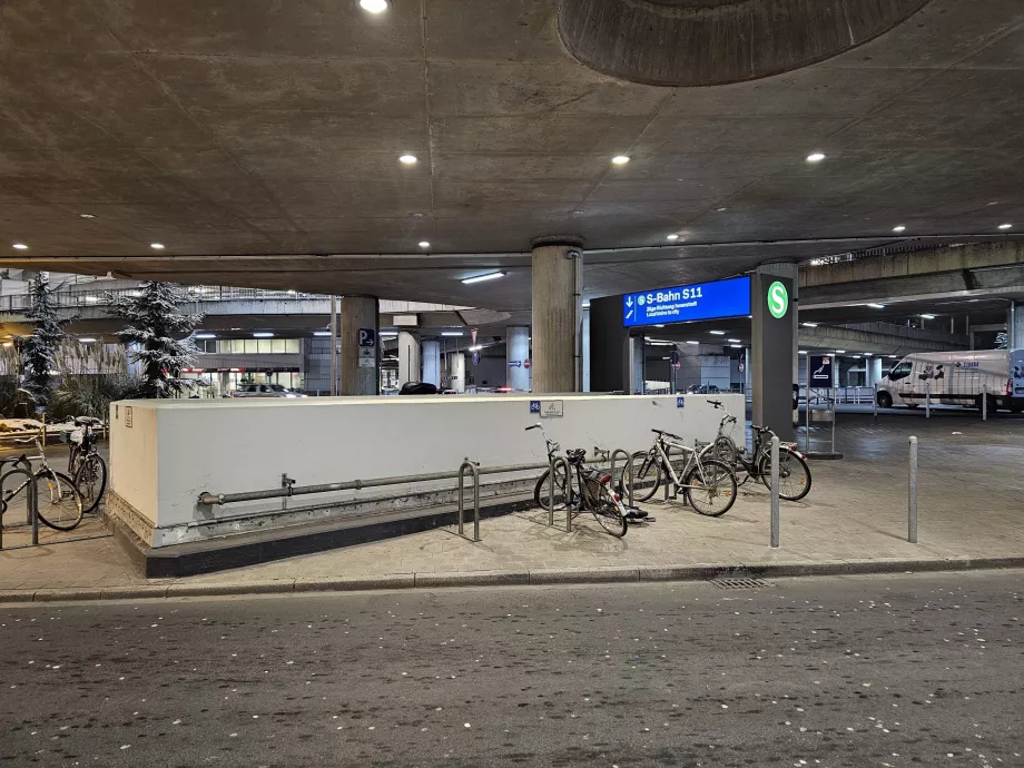 Indgang til S-Bahn-stationen