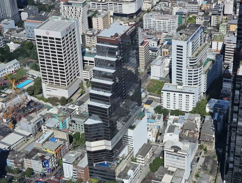 Udsigt over hotellet fra udsigtspunktet King Power Mahanakhon