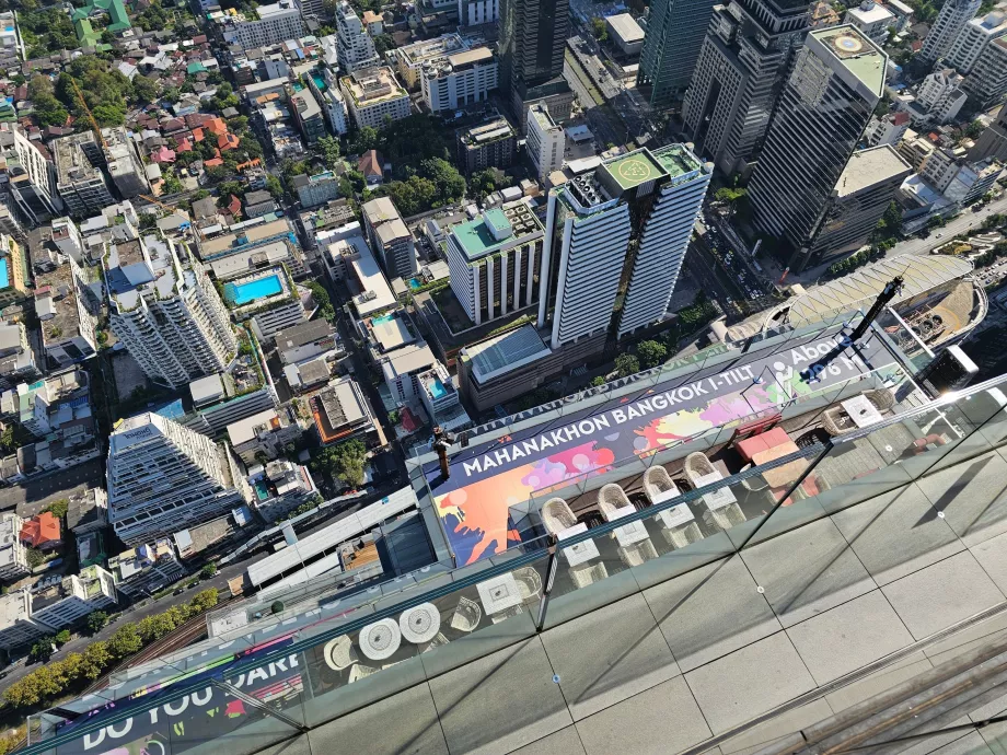 King Power Mahanakhon - swing