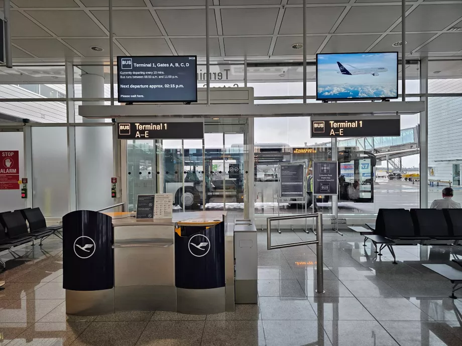Shuttlebus mellem terminal 1 og 2