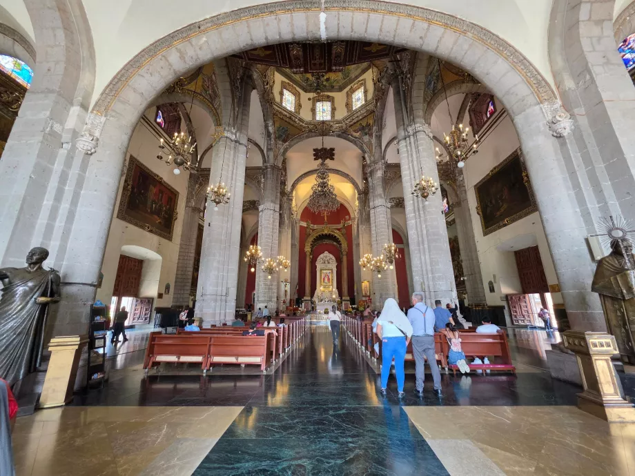 Det indre af Antigua Basilica