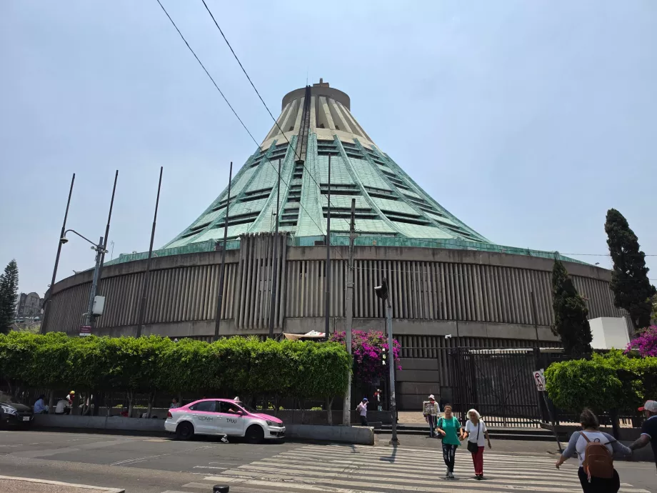 Udsigt over basilikaen fra bagsiden