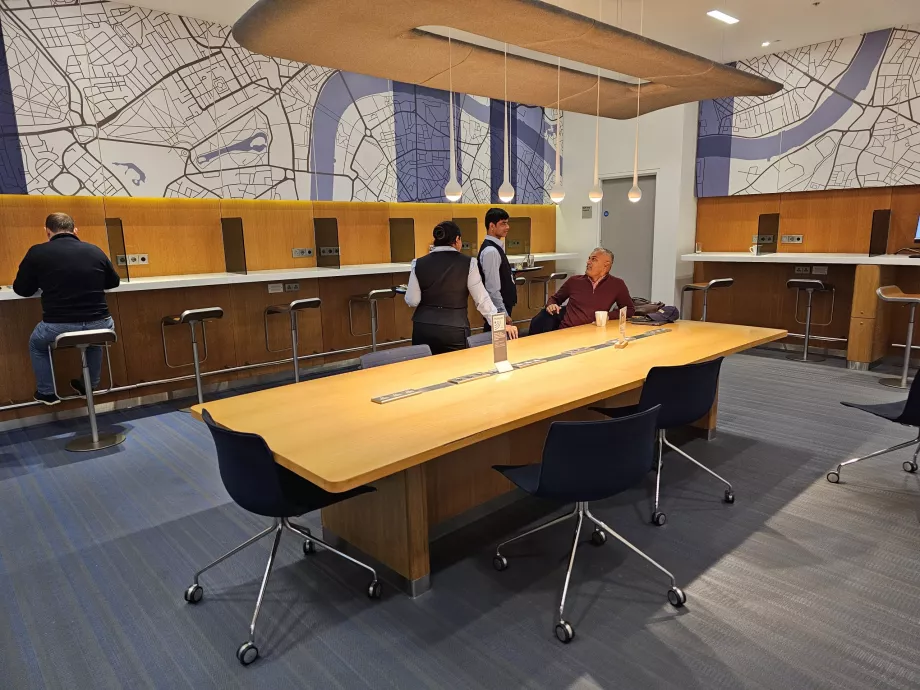 Arbejdsstationer og skriveborde