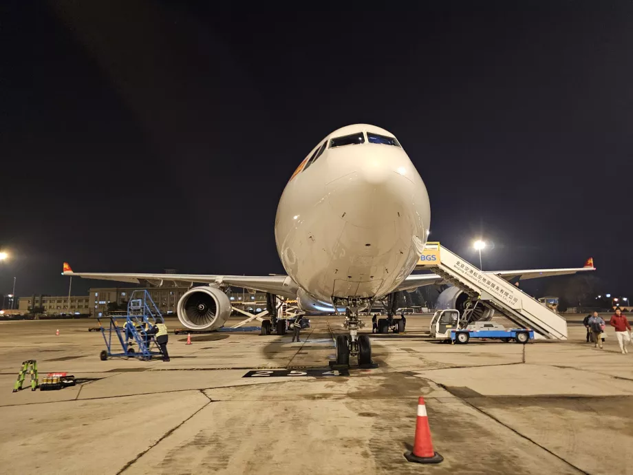 Flyet efter ankomst til Beijing