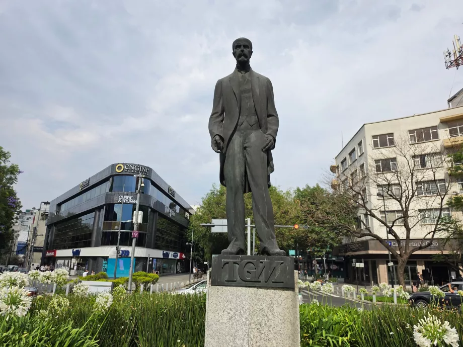 Polanco, statue af Tomas Garrigue Masaryk