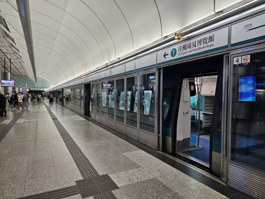 Perron på "Airport Express"-linjen