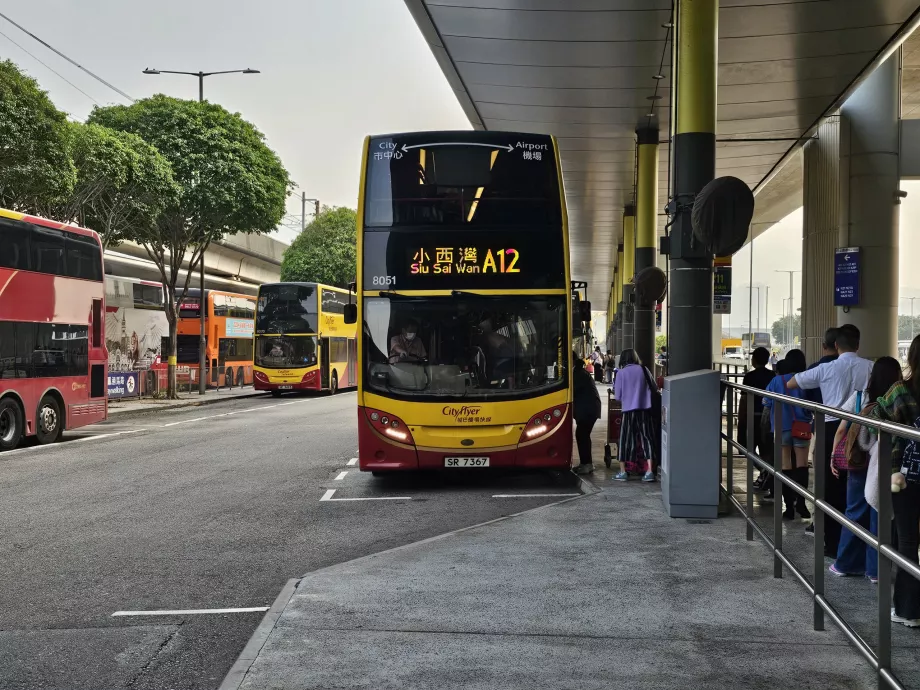 A12-bussen i lufthavnen
