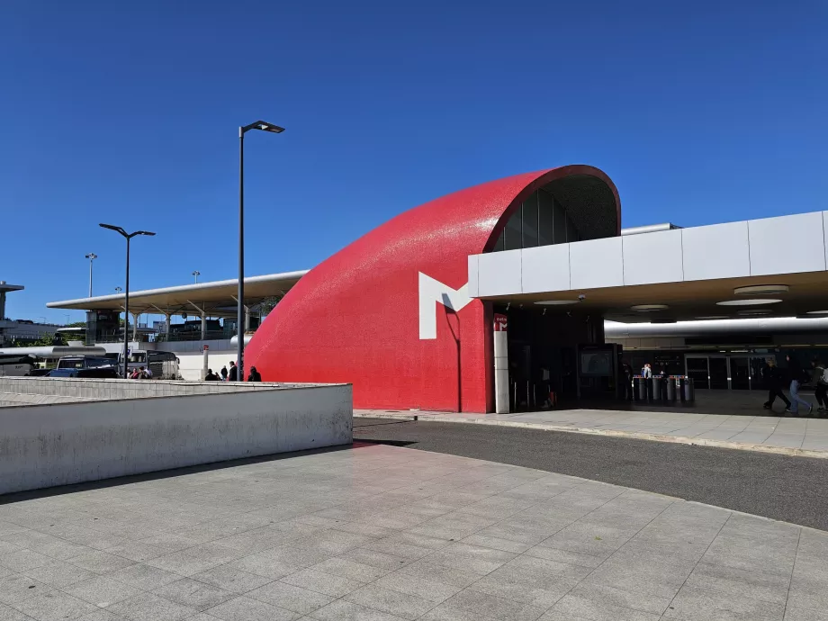 Metrostation foran Terminal 1