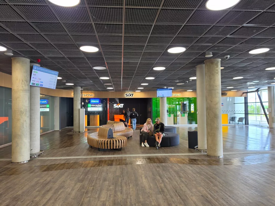 Biludlejningsfirmaer i ankomsthallen