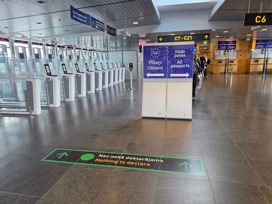 Passkontrol for flyvninger uden for Schengenområdet