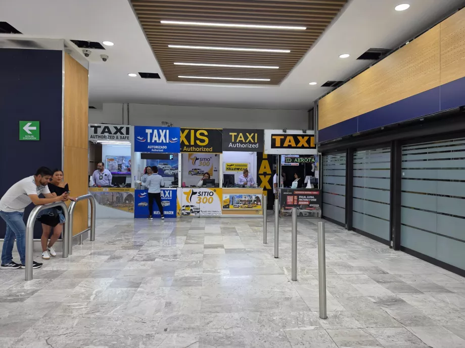 Taxaskranker i ankomsthallen