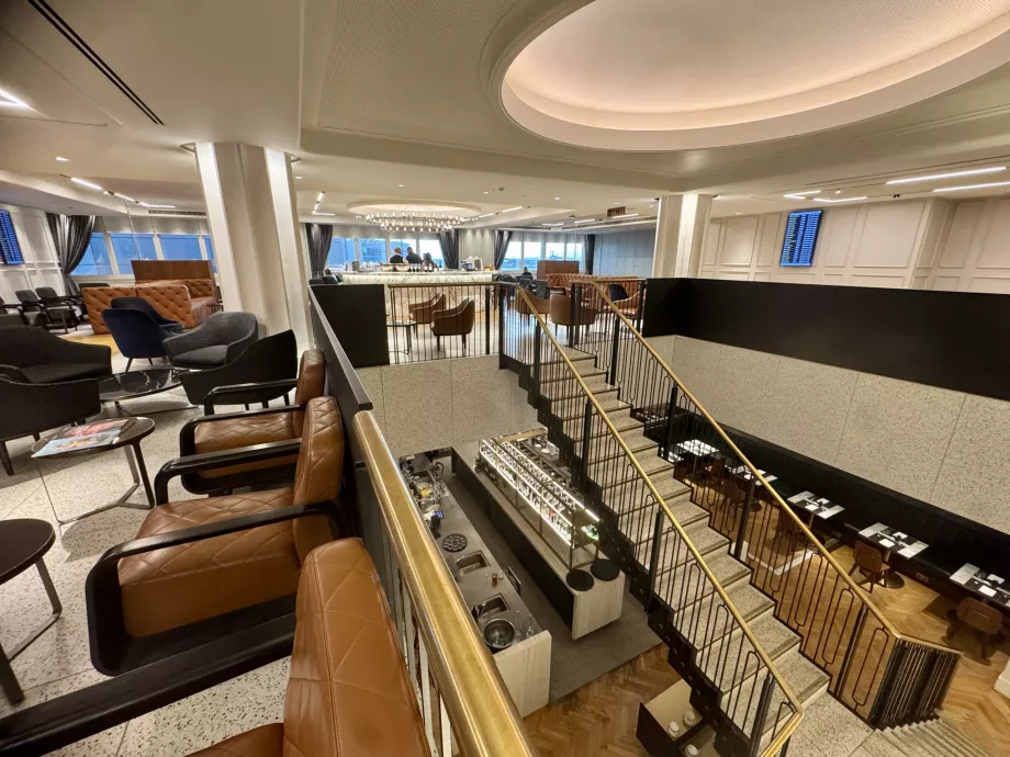 Udsigt over loungen fra øverste etage