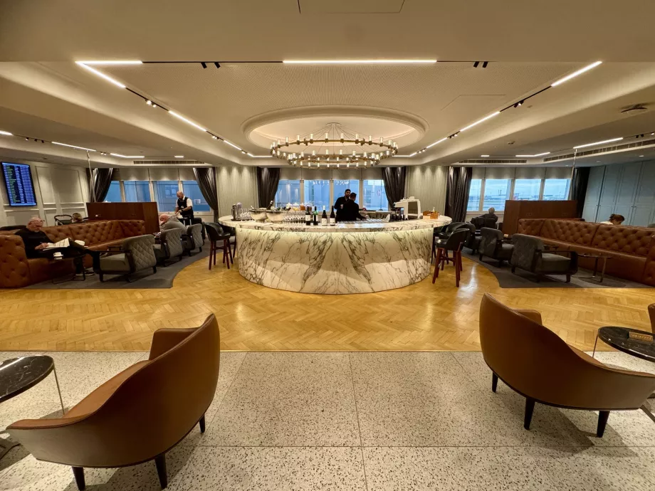 Lounge på øverste etage med bar