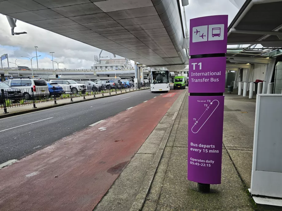 Stoppested for shuttlebus, Terminal 3