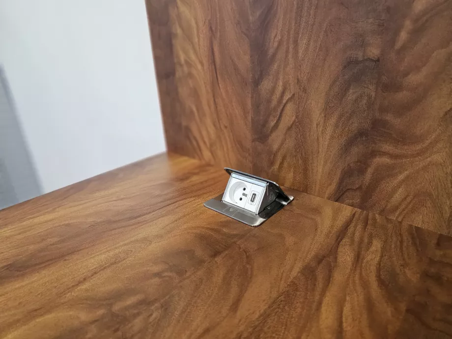 Stikkontakter og USB-stik