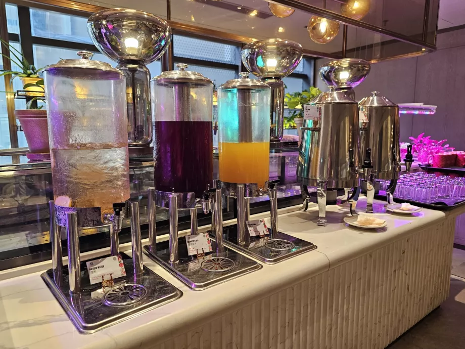 Tilbud på juice og malaysisk te