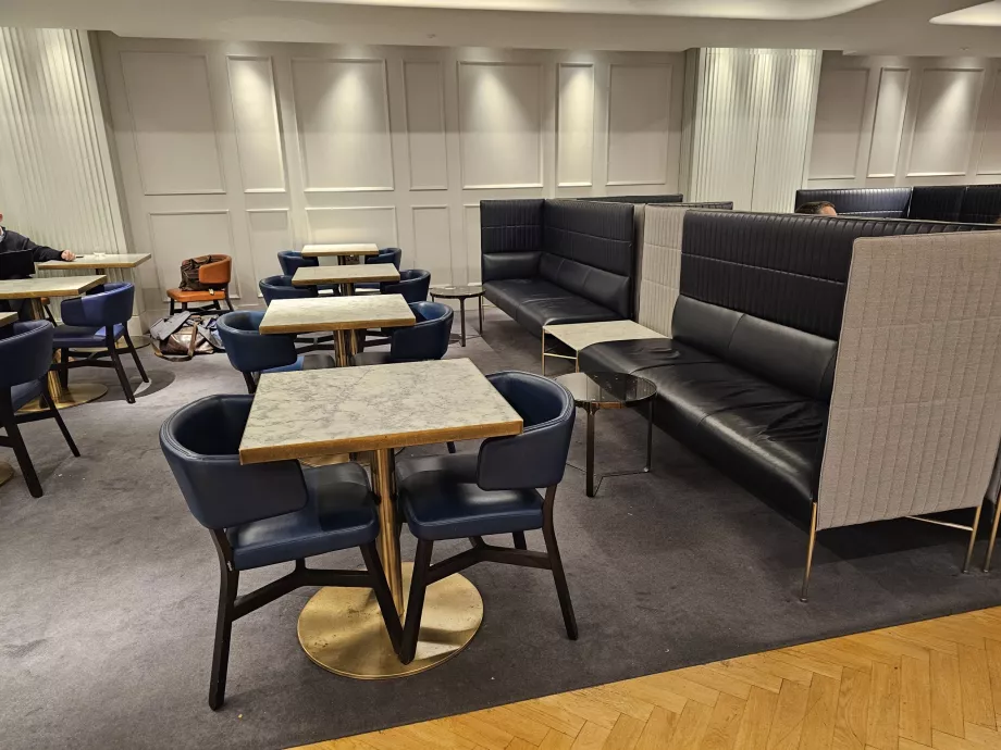 Spiseborde på 1. sal