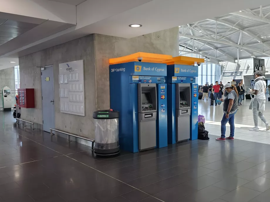 Gratis pengeautomater, afgangshallen
