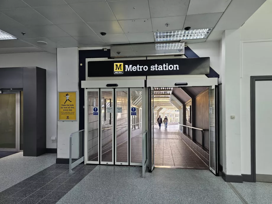 Indgang til metrostationen