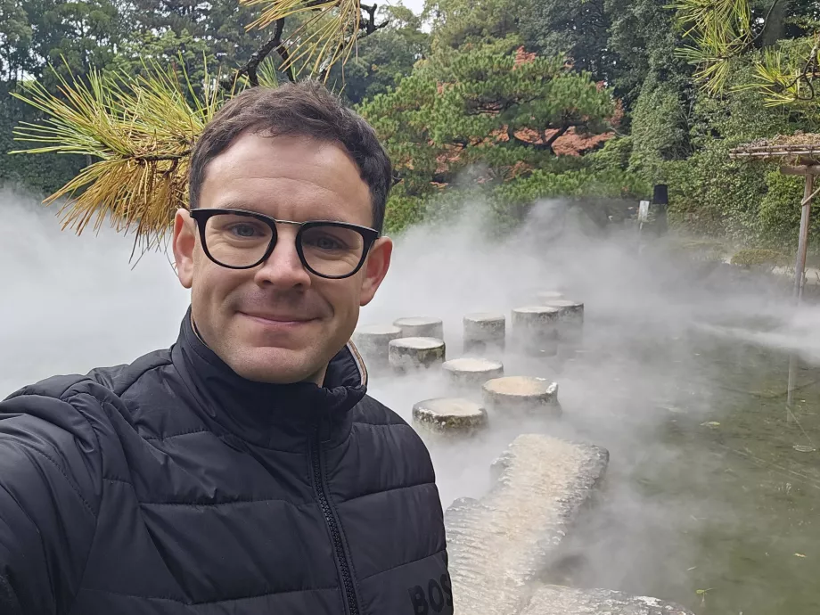 Mig i haven ved Heian-Jing-helligdommen