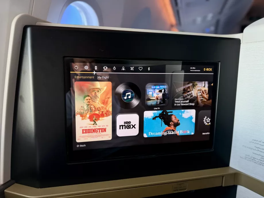 17,3″ 4K-skærm med IFE