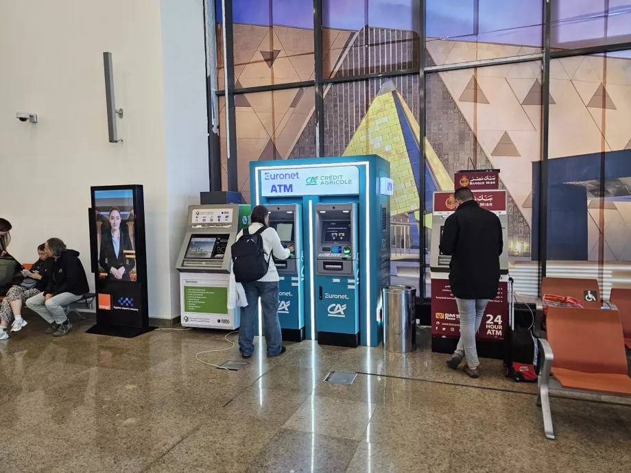 Hæveautomater før paskontrol