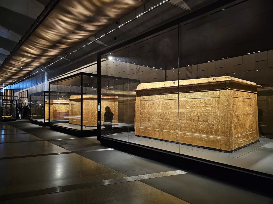 Grave i hovedgallerierne