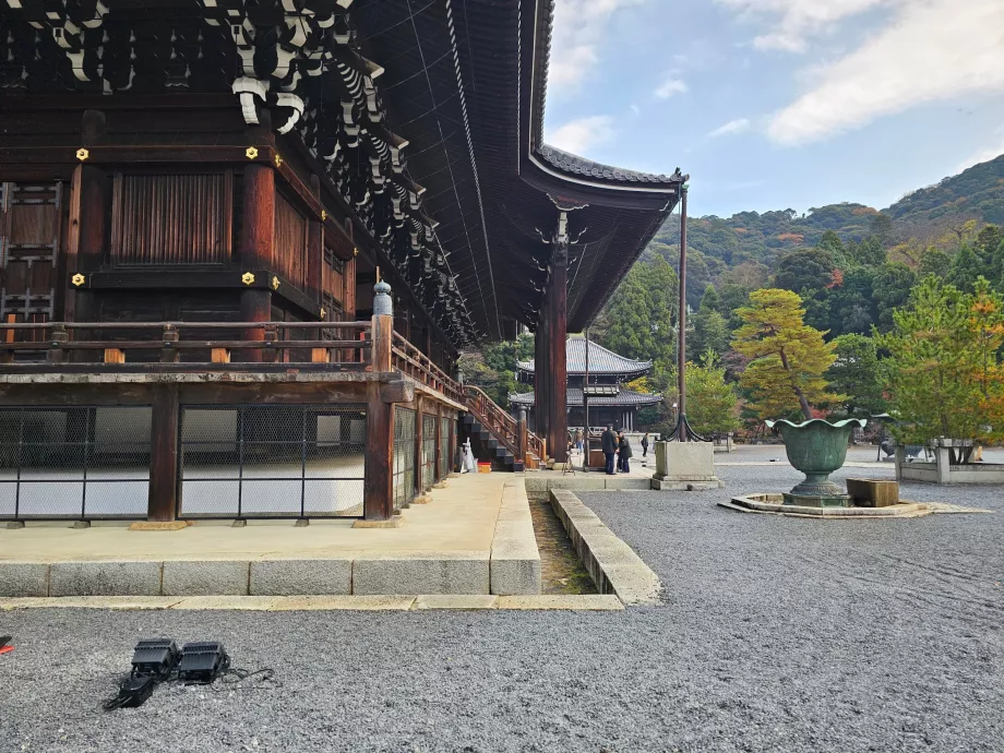 Chion-in-templet