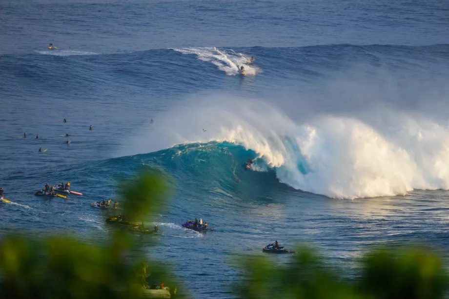 Maui-surfing