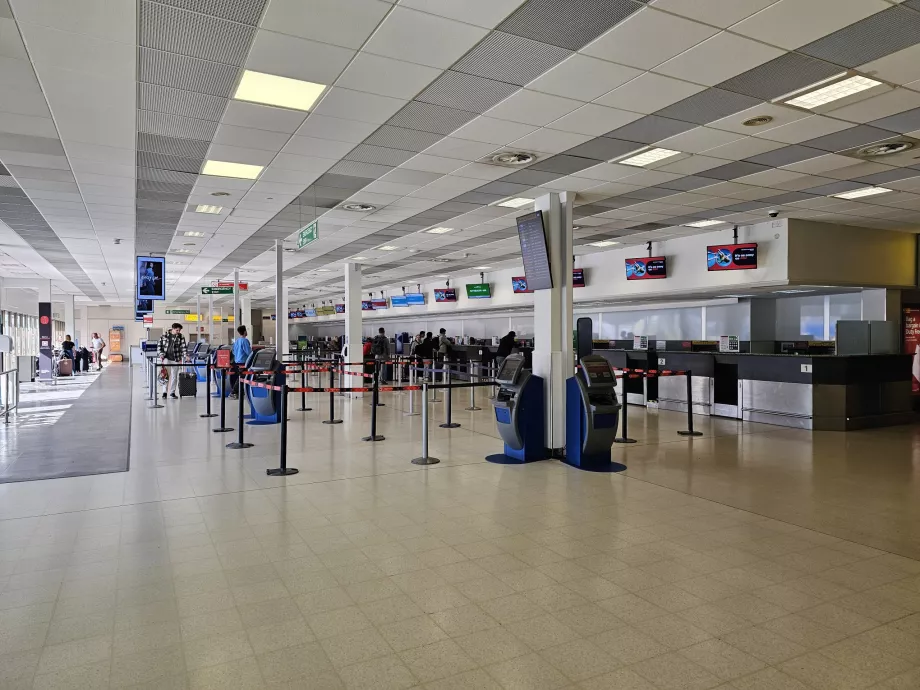 Check-in hall