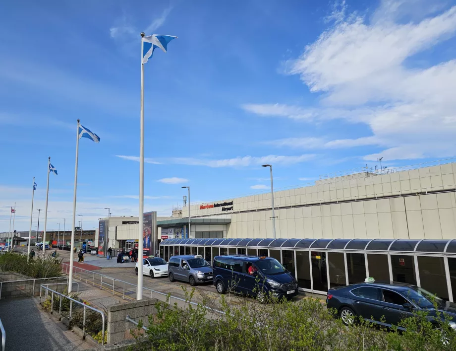 ankomst til lufthavnen Aberdeen