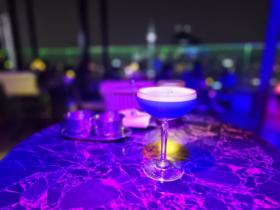 Cocktail i hotellets bar