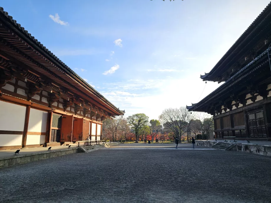 To-ji templets grund