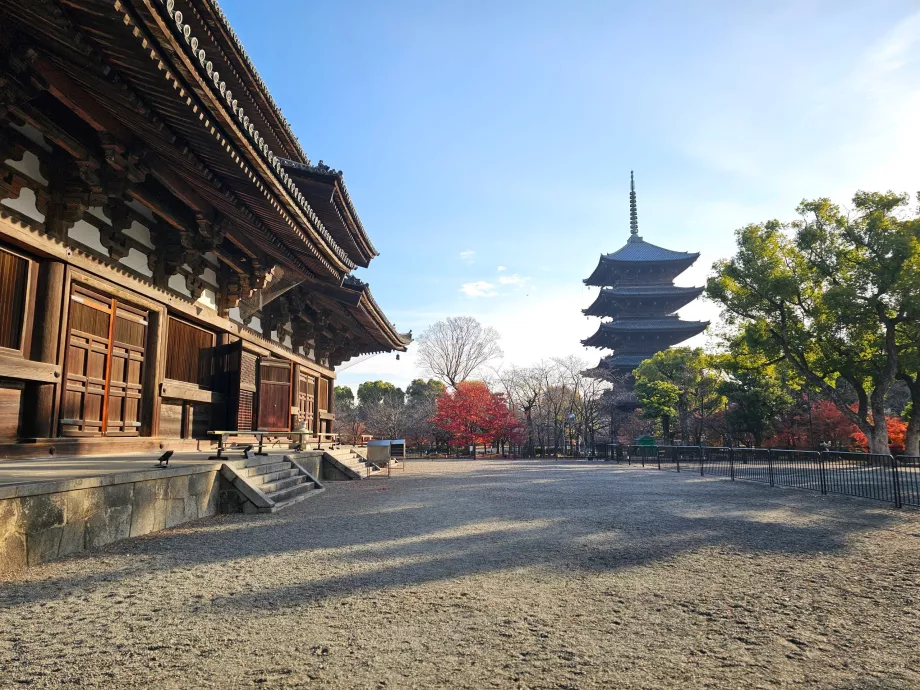 To-ji templets grund